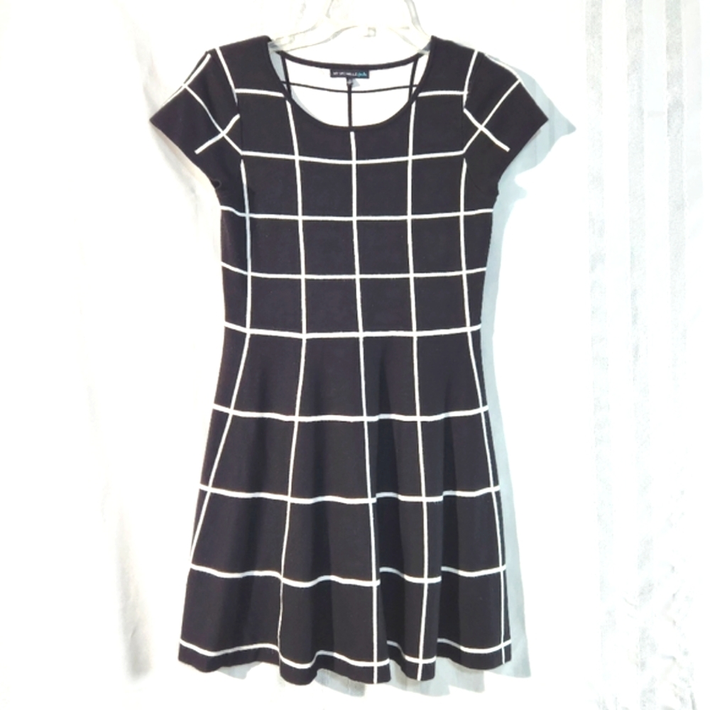 MY MICHELLE GIRLS BLACK AND WHITE CHECKERED KNIT DRESS SIZE LARGE